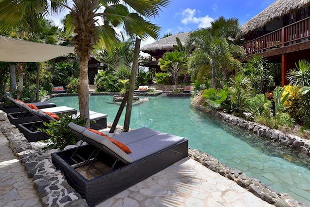 Hotel Van der Valk Kontiki Beach Resort swim up kamer